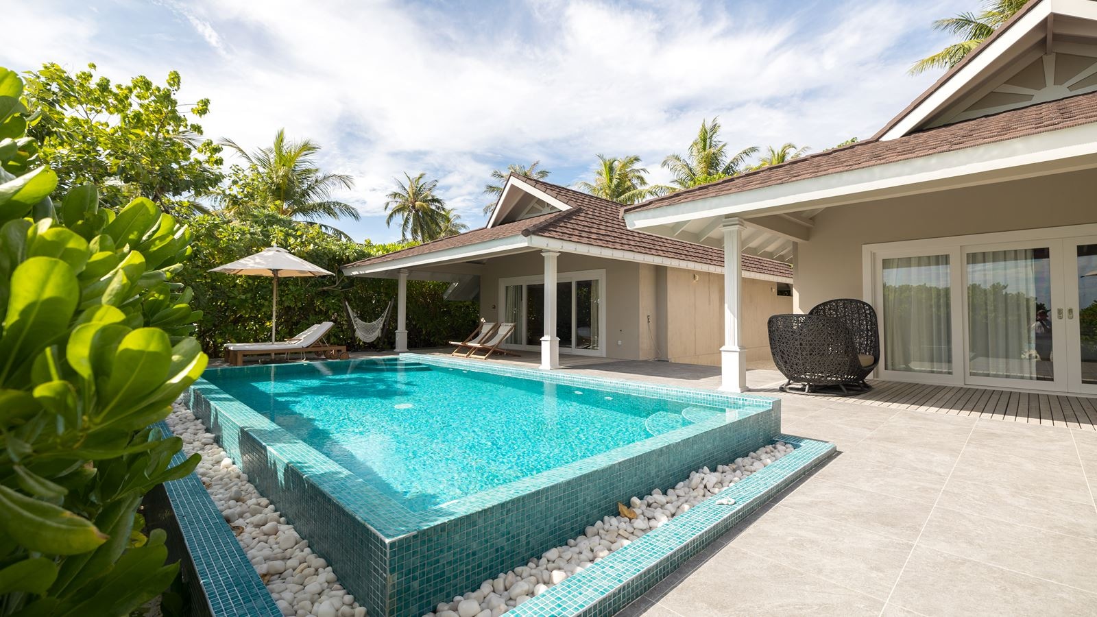 rooms-2-bedroom-ocean-beach-villa-with-pool