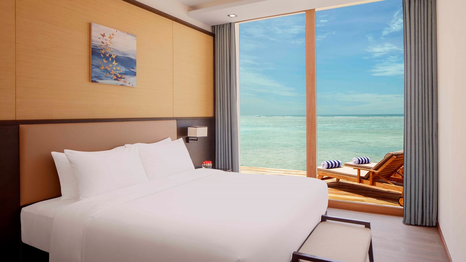 rooms-overwater-villa--3-bedrooms--pool--lagoon-view