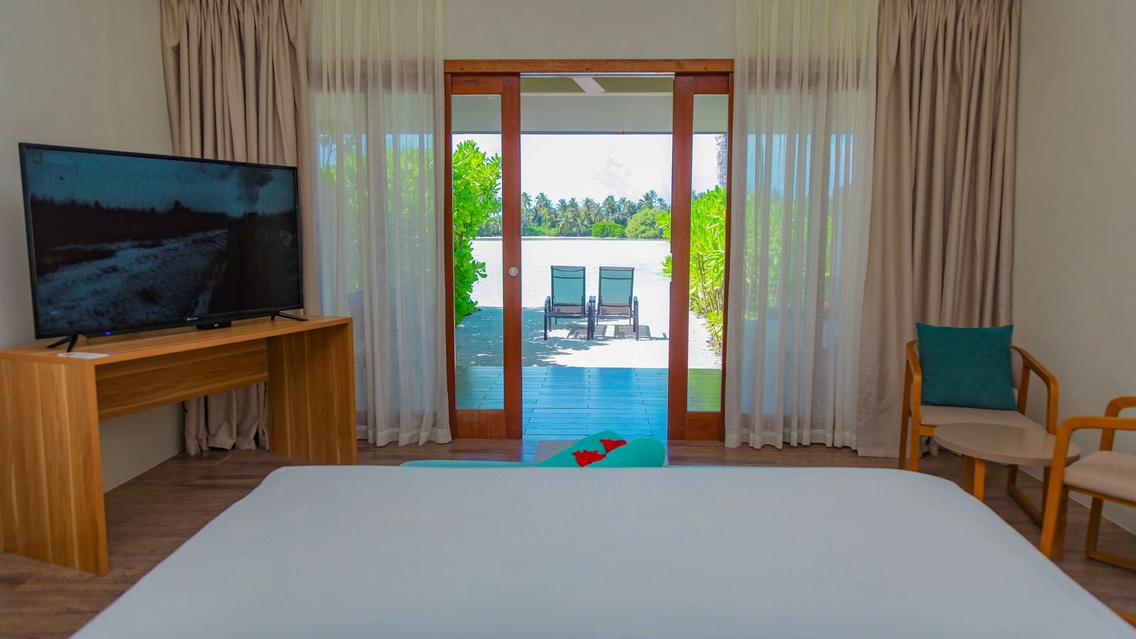 rooms-lagoon-view-villa