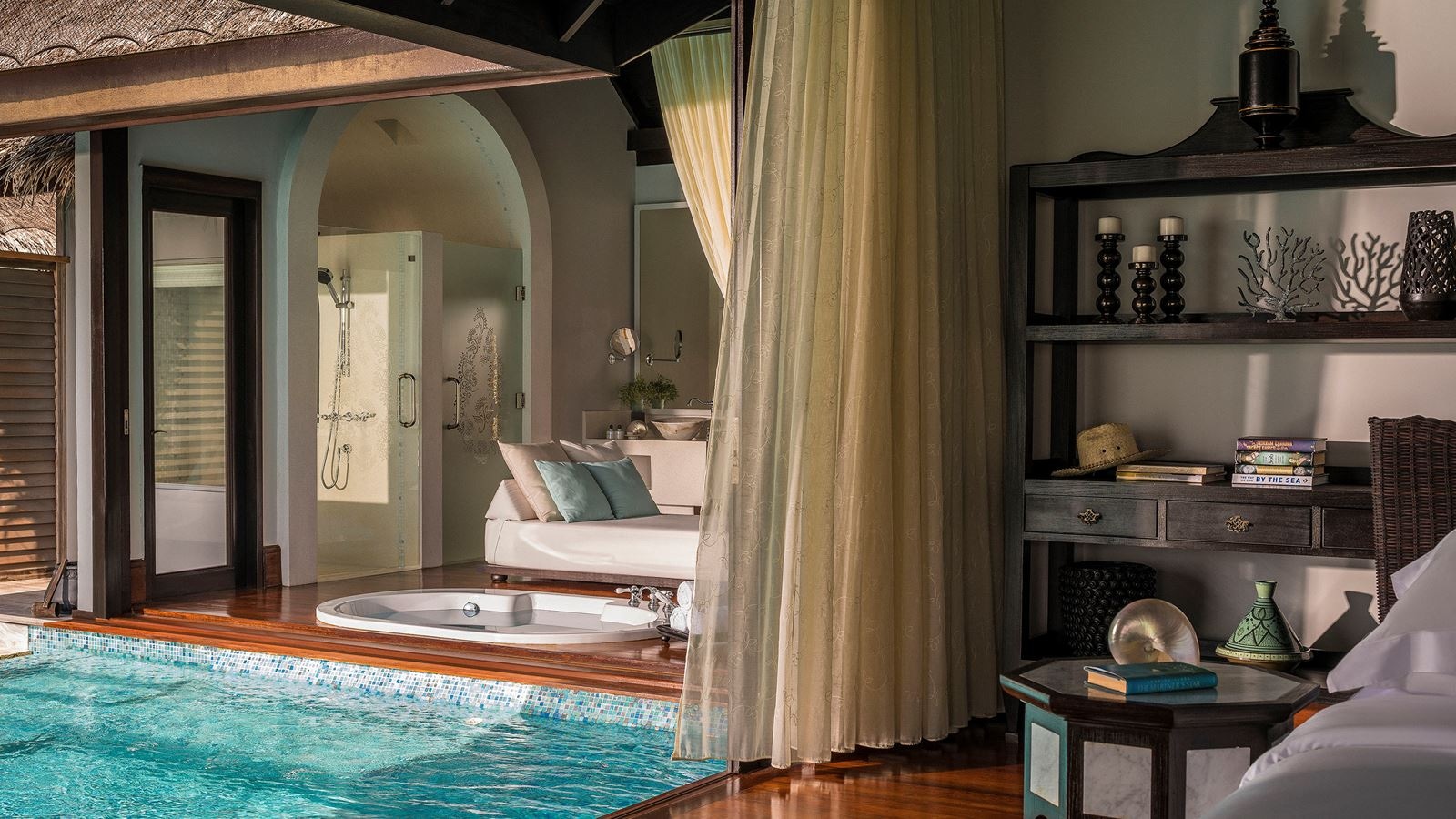 rooms-over-water-pool-villa