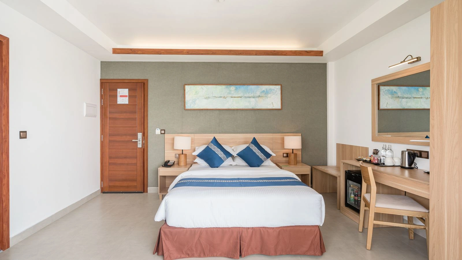 rooms-super-deluxe-room-seaview-with-balcony