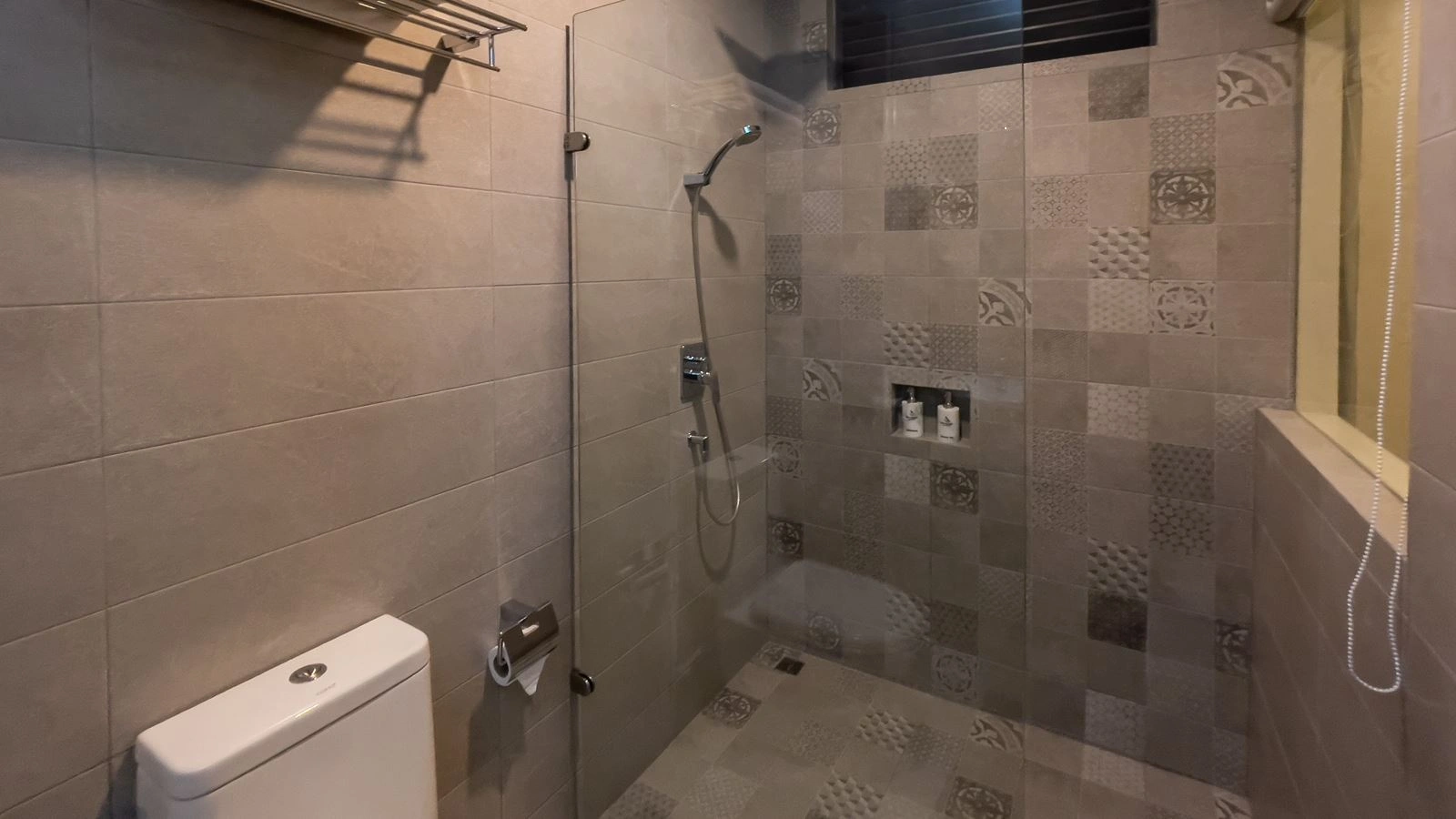 rooms-sky-room-no-window