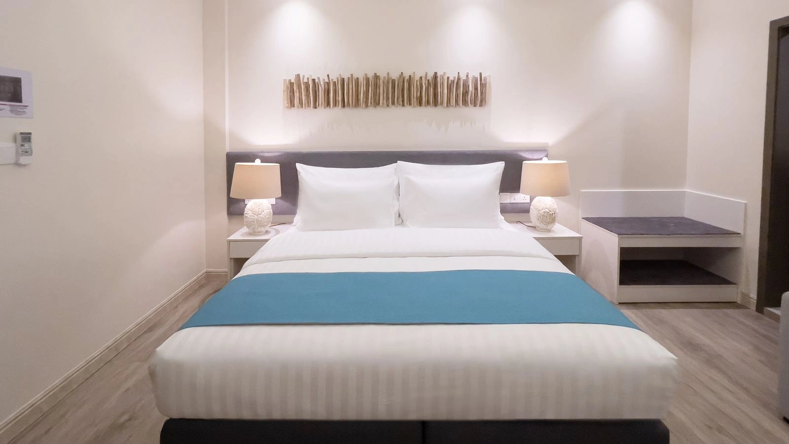 rooms-sky-room-no-window