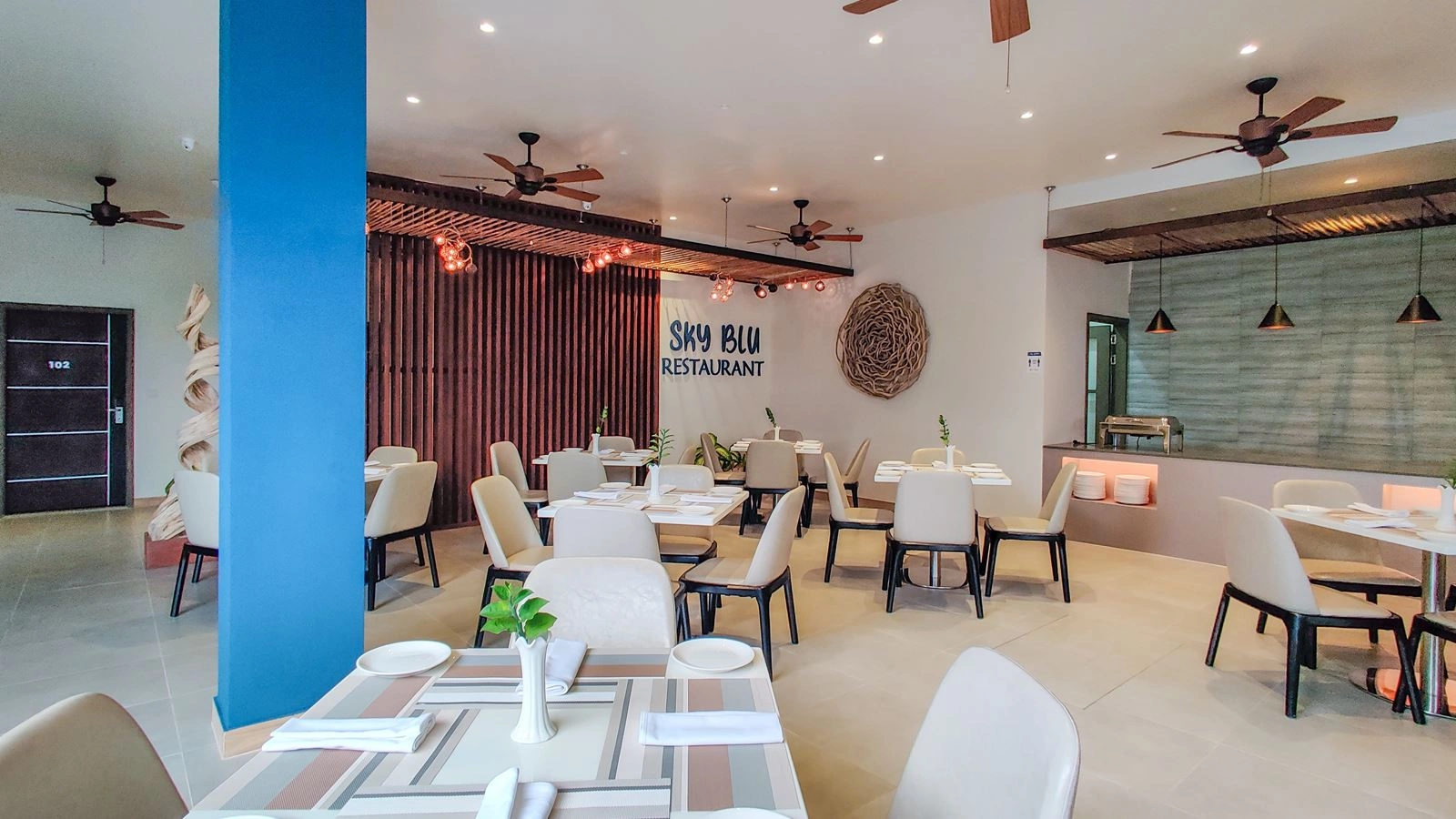 restaurants-sky-blue-restaurant