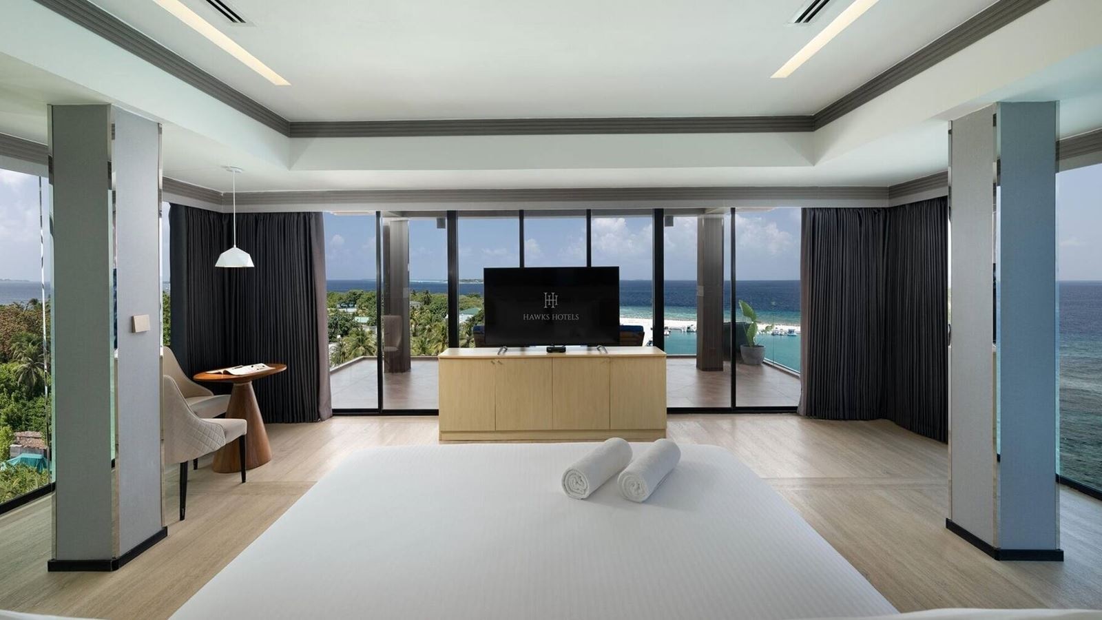 rooms-penthouse-sea-view-with-balcony-and-terrace