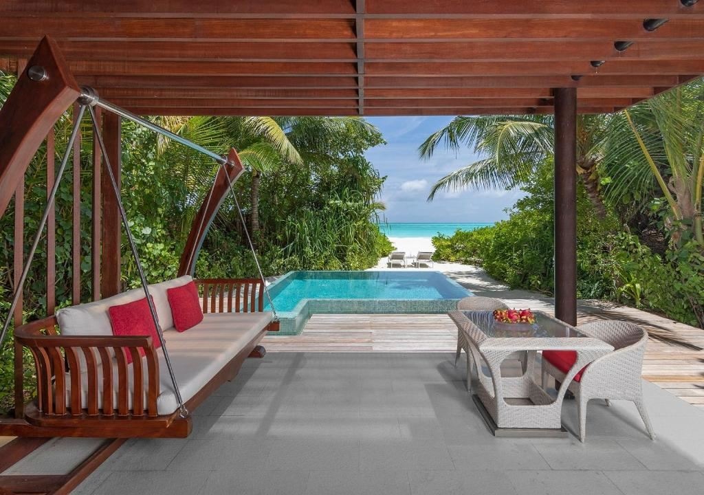 rooms-deluxe-beach-pool-villa