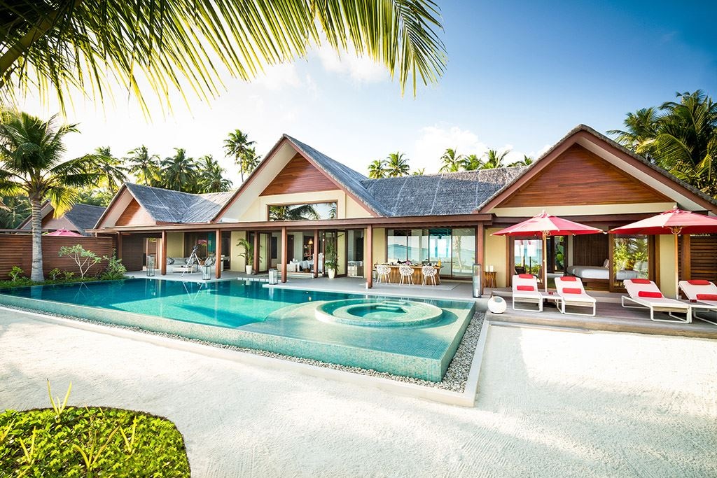 rooms-three-bedroom-beach-pool-pavilion