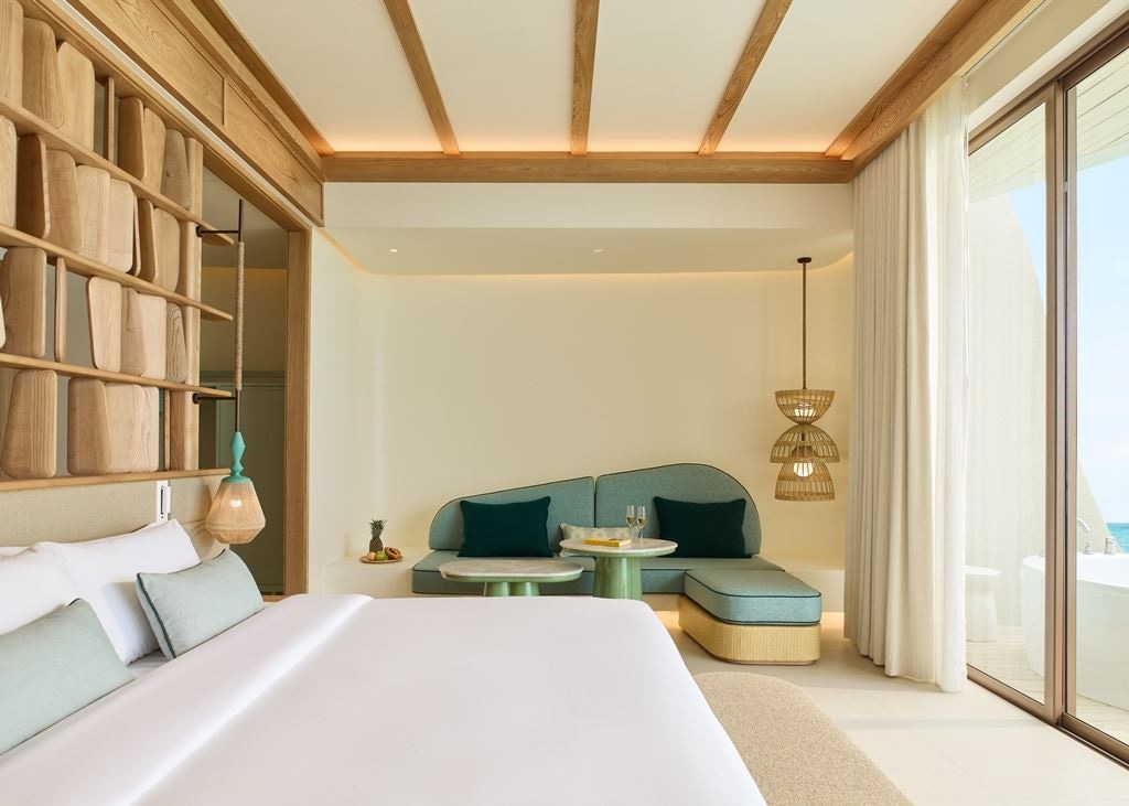 rooms-onebedroom-overwater-villa-with-jacuzzi