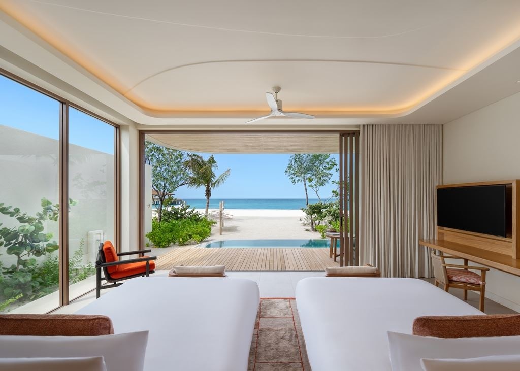 rooms-onebedroom-sunset-overwater-pool-villa