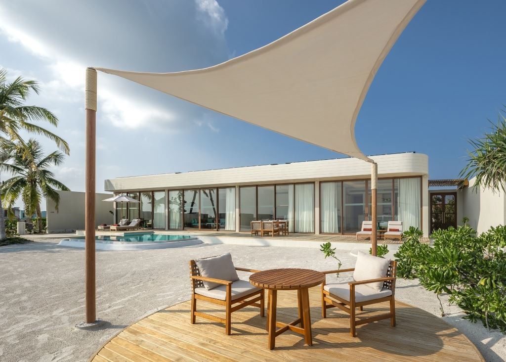 rooms-grand-twobedroom-beach-pool-villa