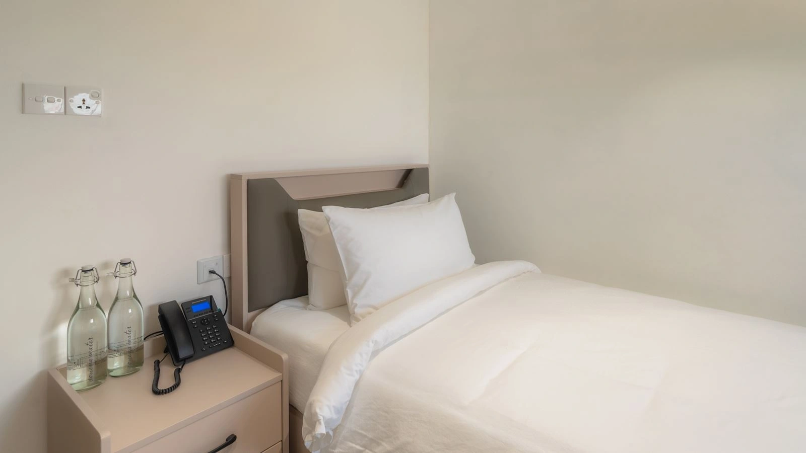 rooms-single-studio-room