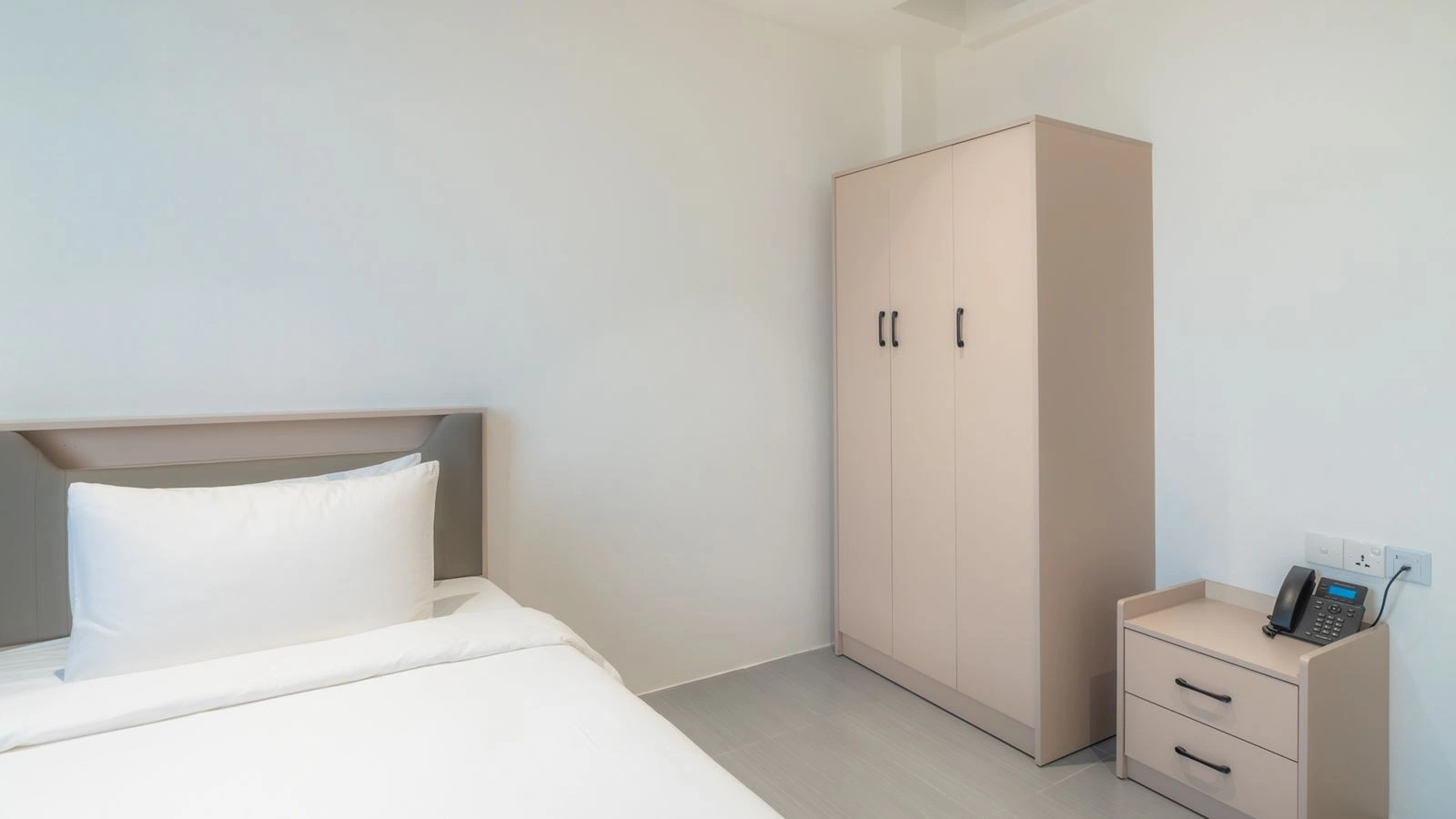 rooms-single-studio-room