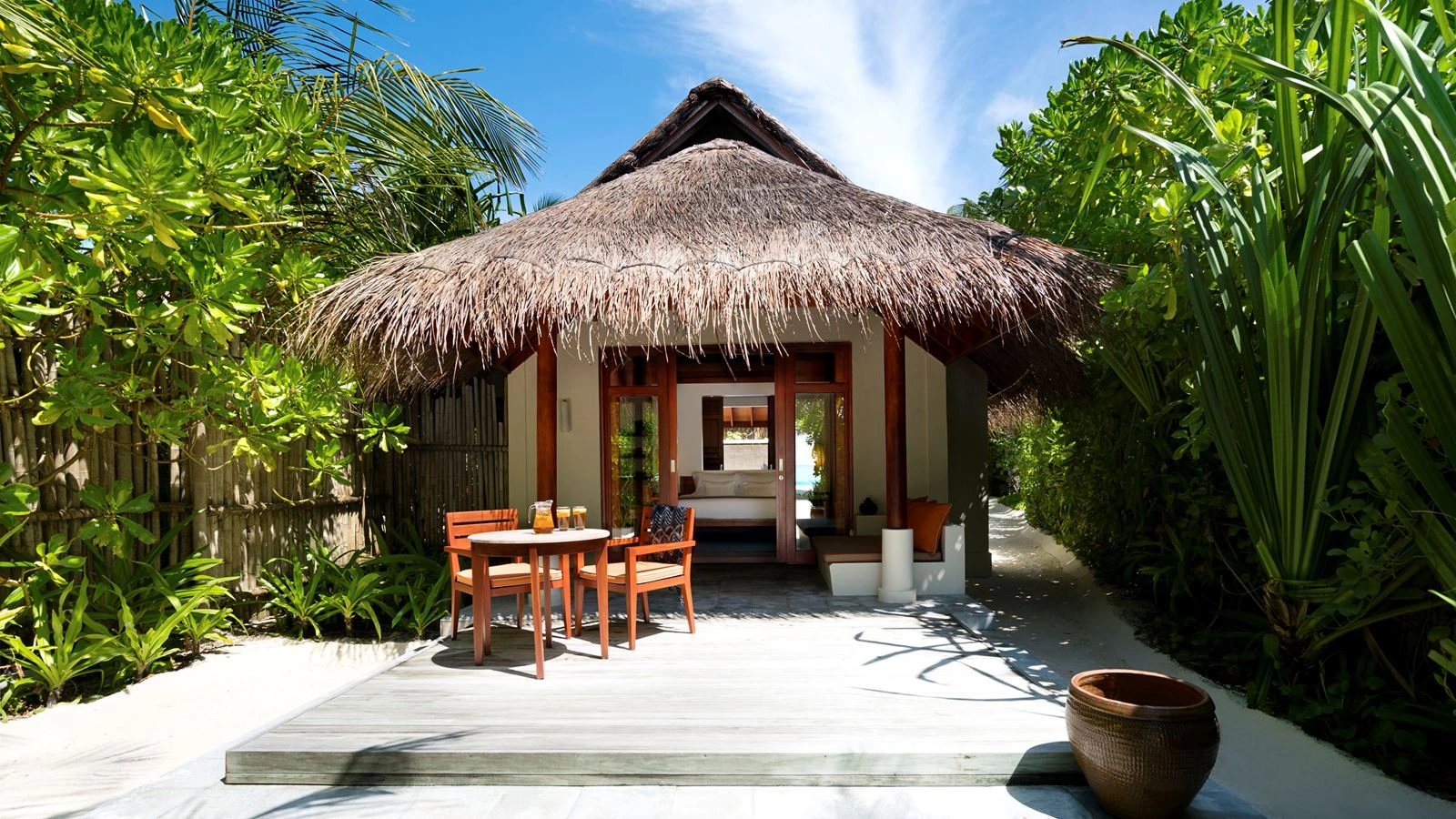 rooms-sunrise-beach-villa