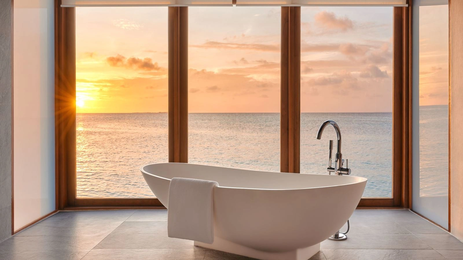 rooms-sunset-overwater-pool-suite