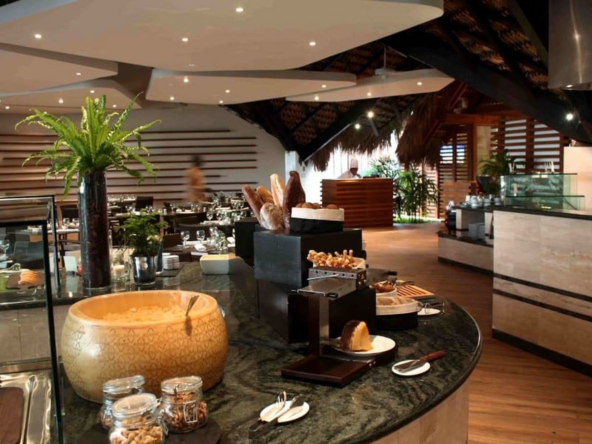 restaurants-main-restaurant-lago