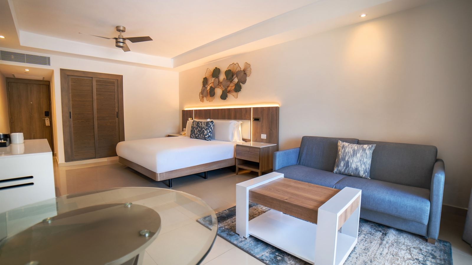 rooms-luxury-swim-out-room-diamond-club