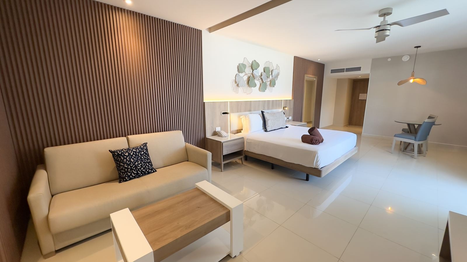 rooms-honeymoon-jacuzzi-suite-diamond-club