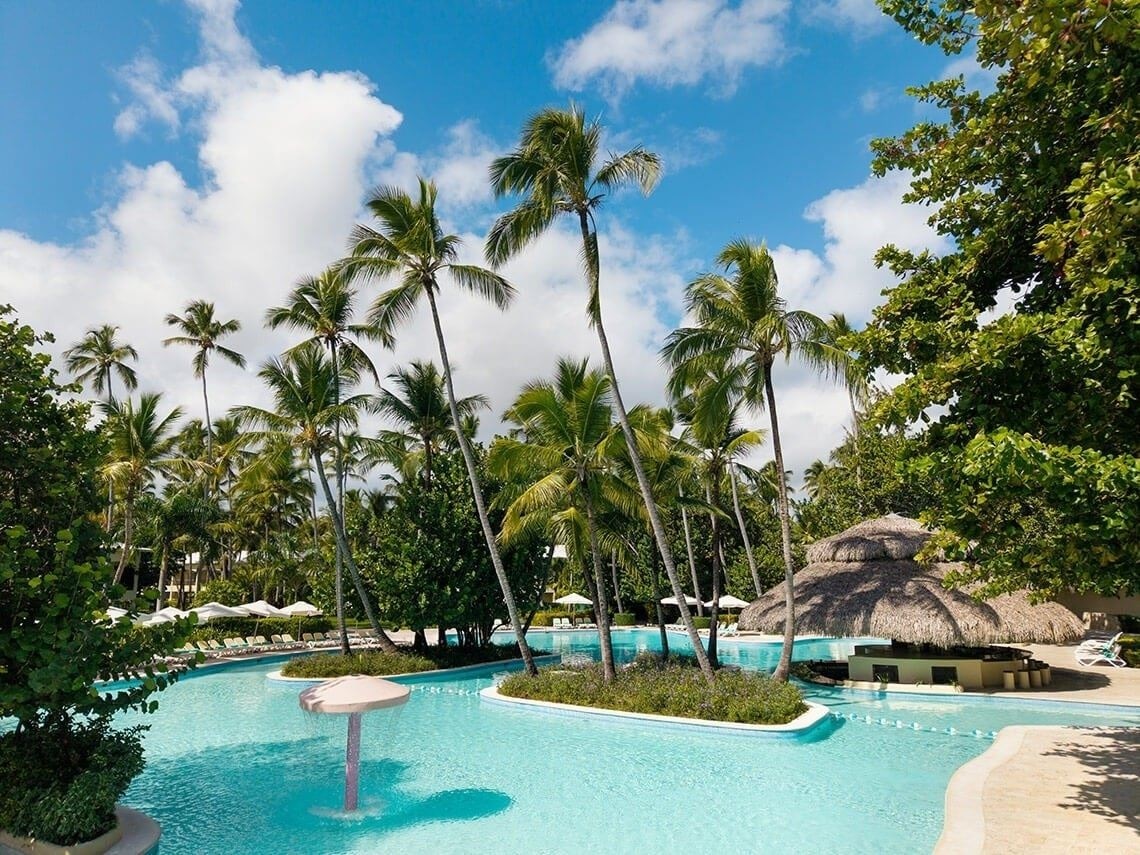 bars-turquoise-pool-bar