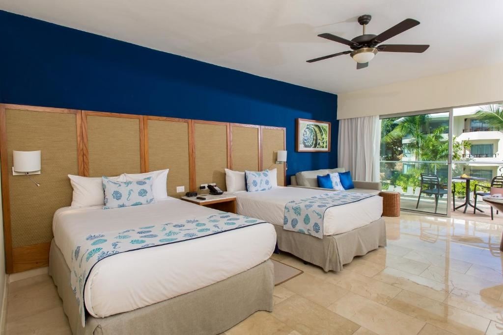 rooms-junior-suite-premium-pool-view