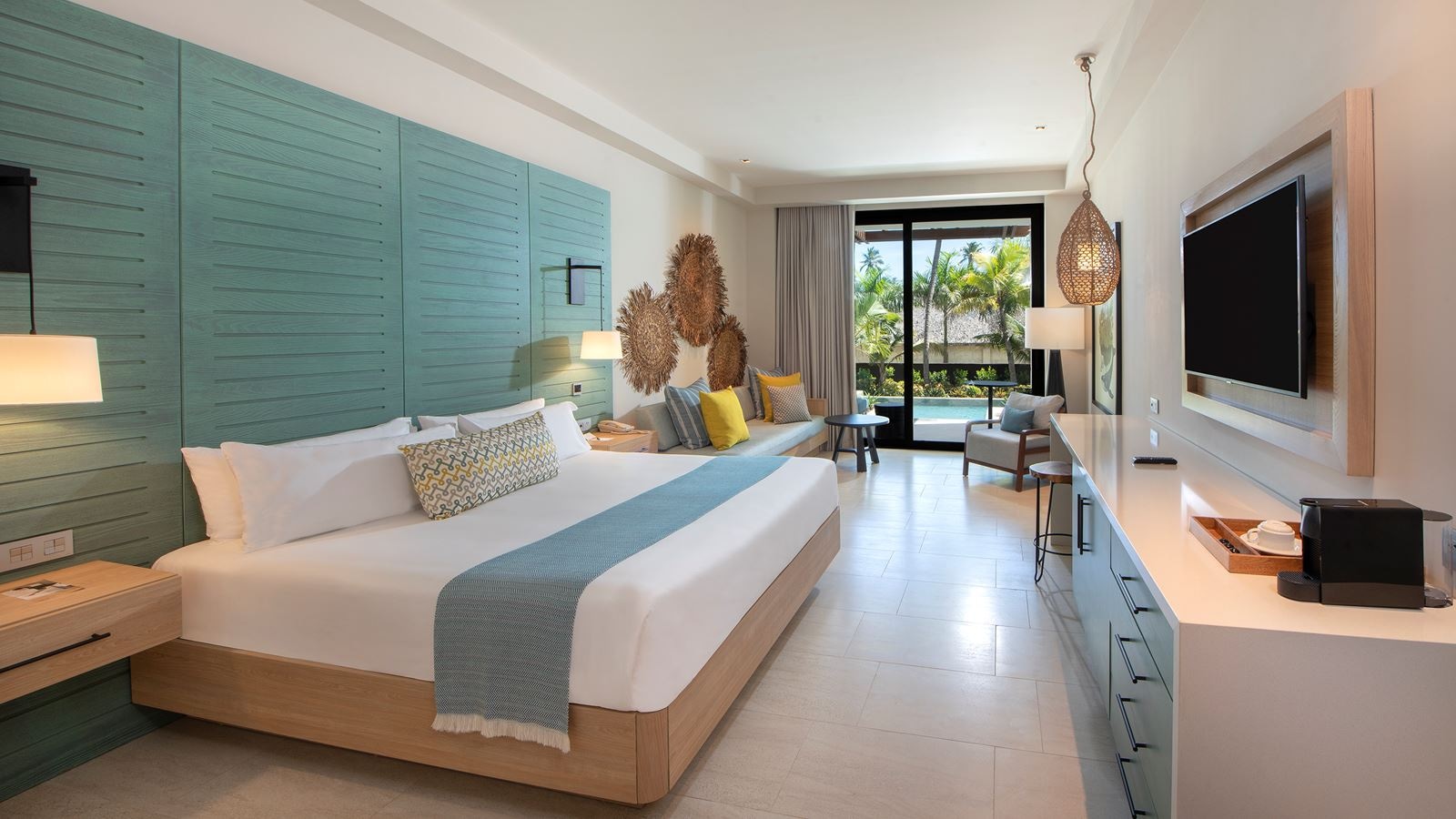 rooms-resort-king--swim-up-junior-suite