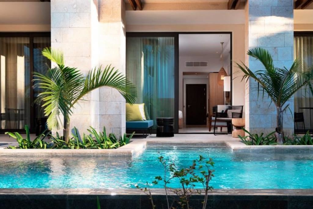 rooms-resort-queen--swim-up-junior-suite