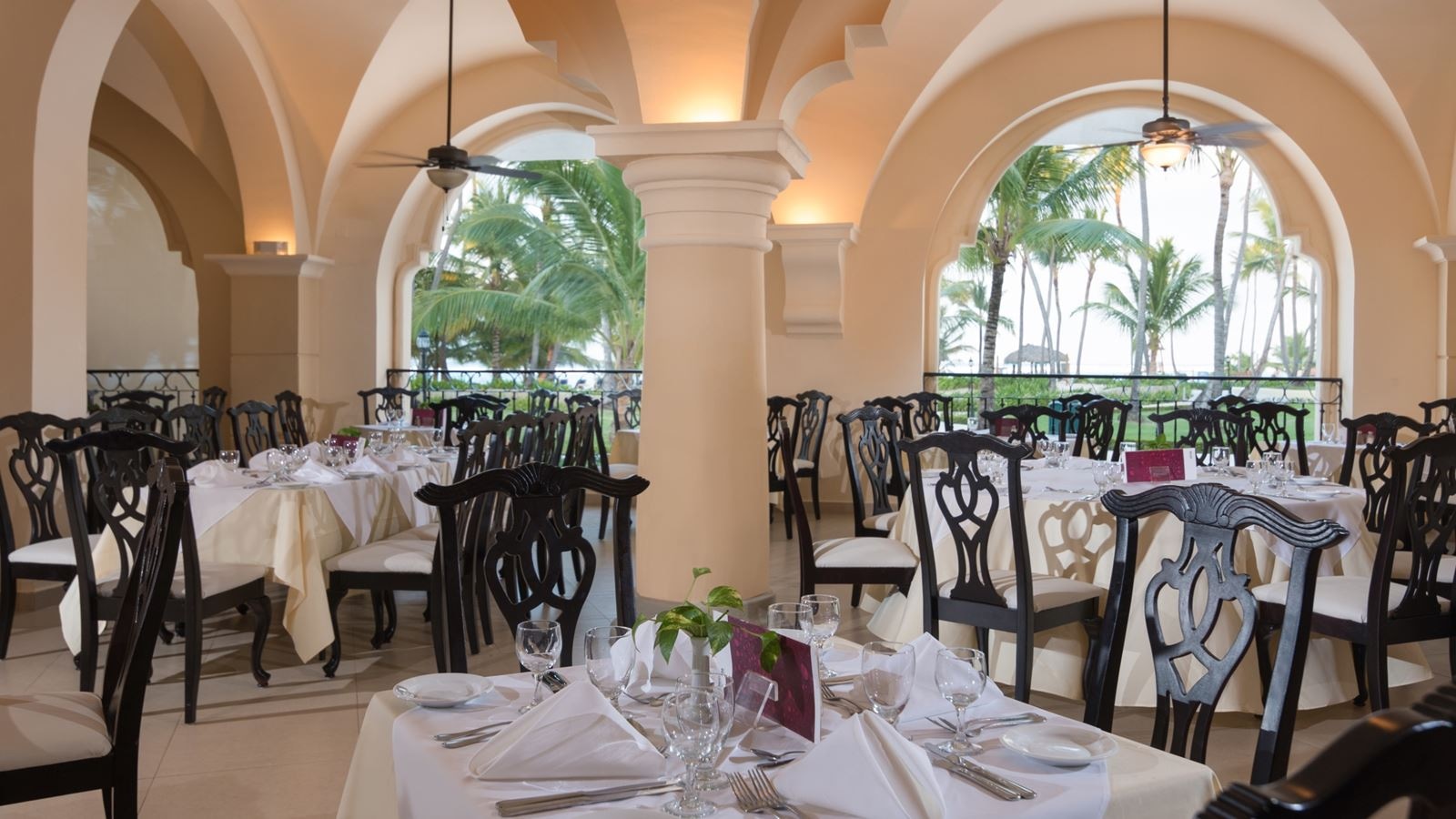 restaurants-alcázar-buffet