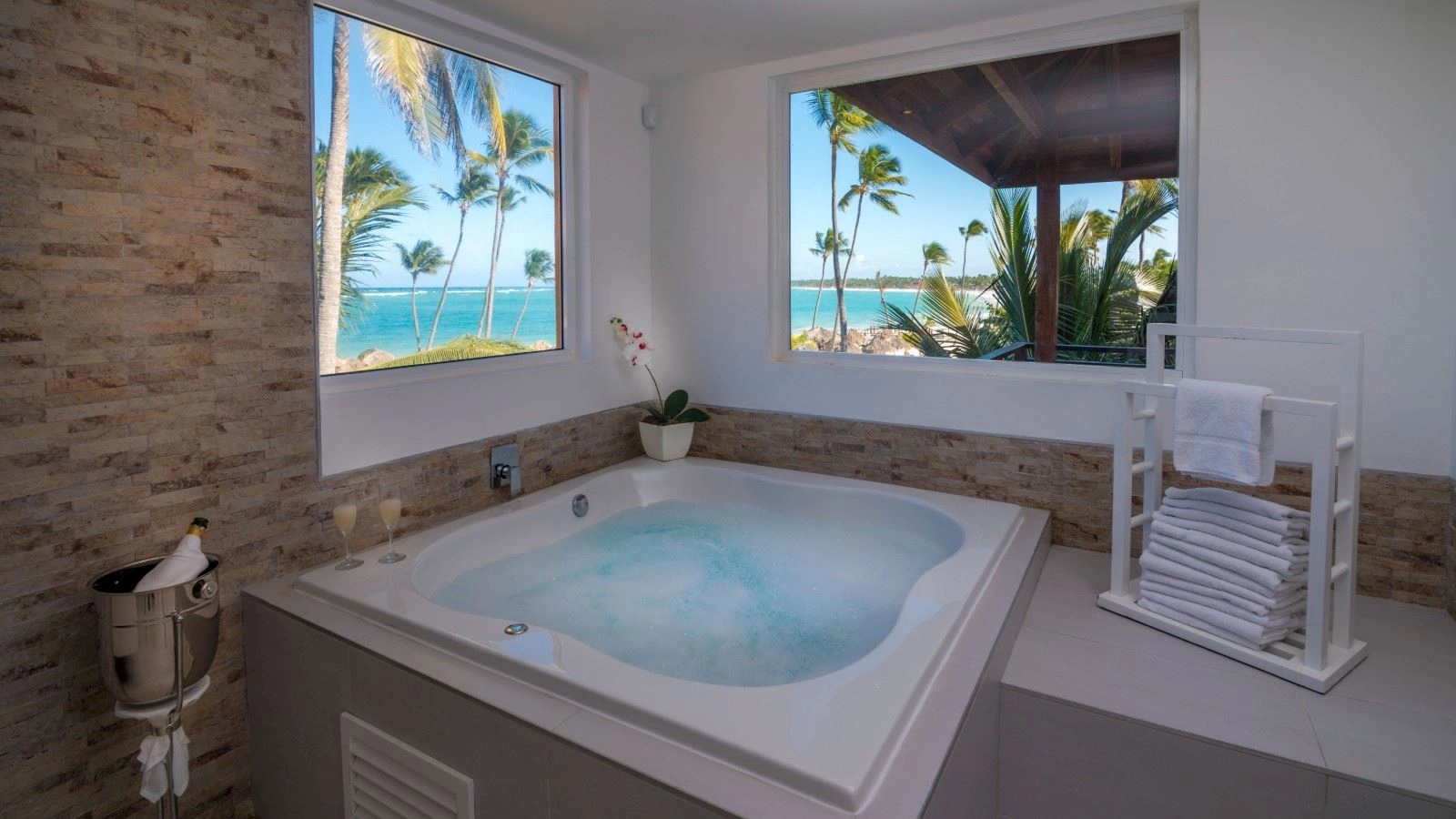 rooms-honeymoon-suite