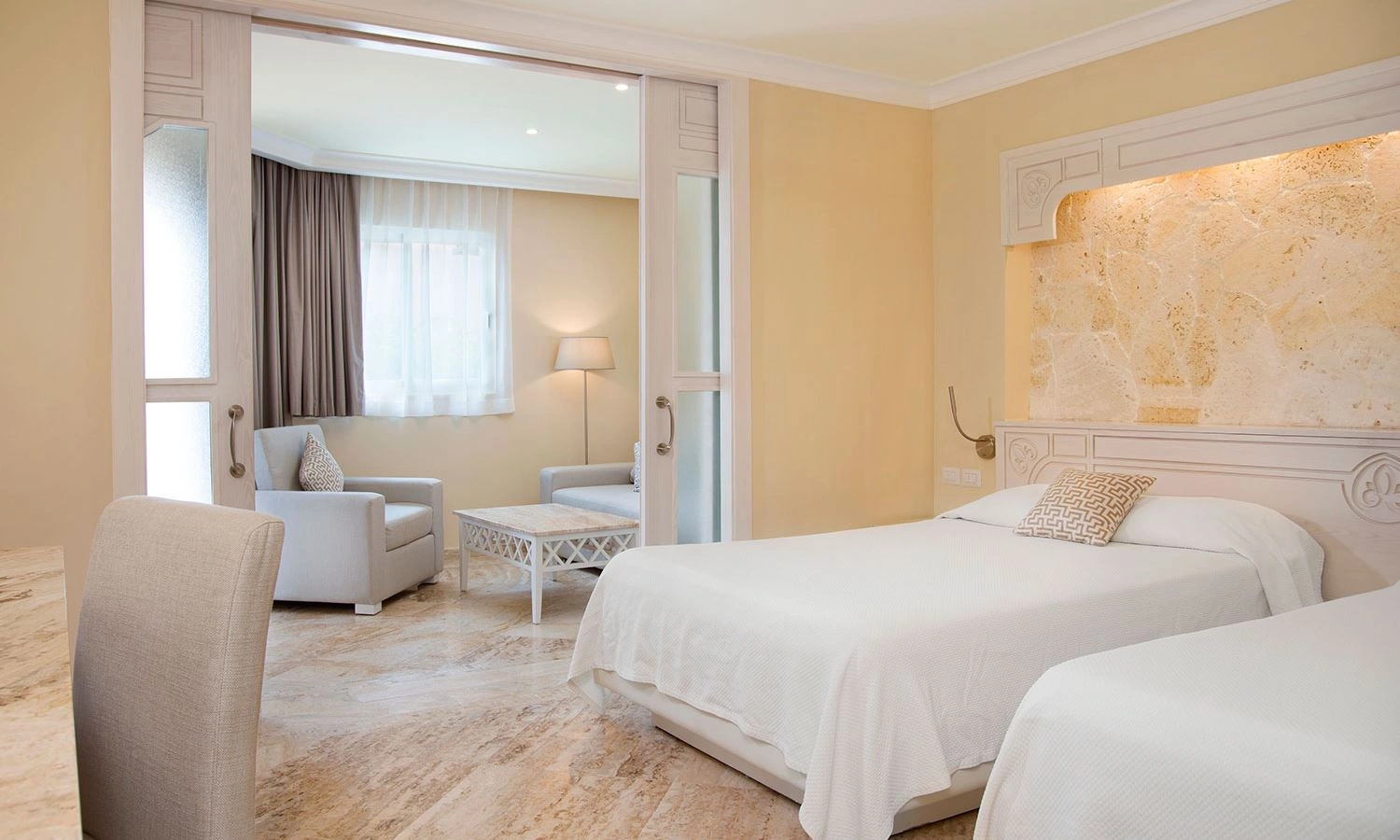 rooms-cayena-deluxe-ocean-suite