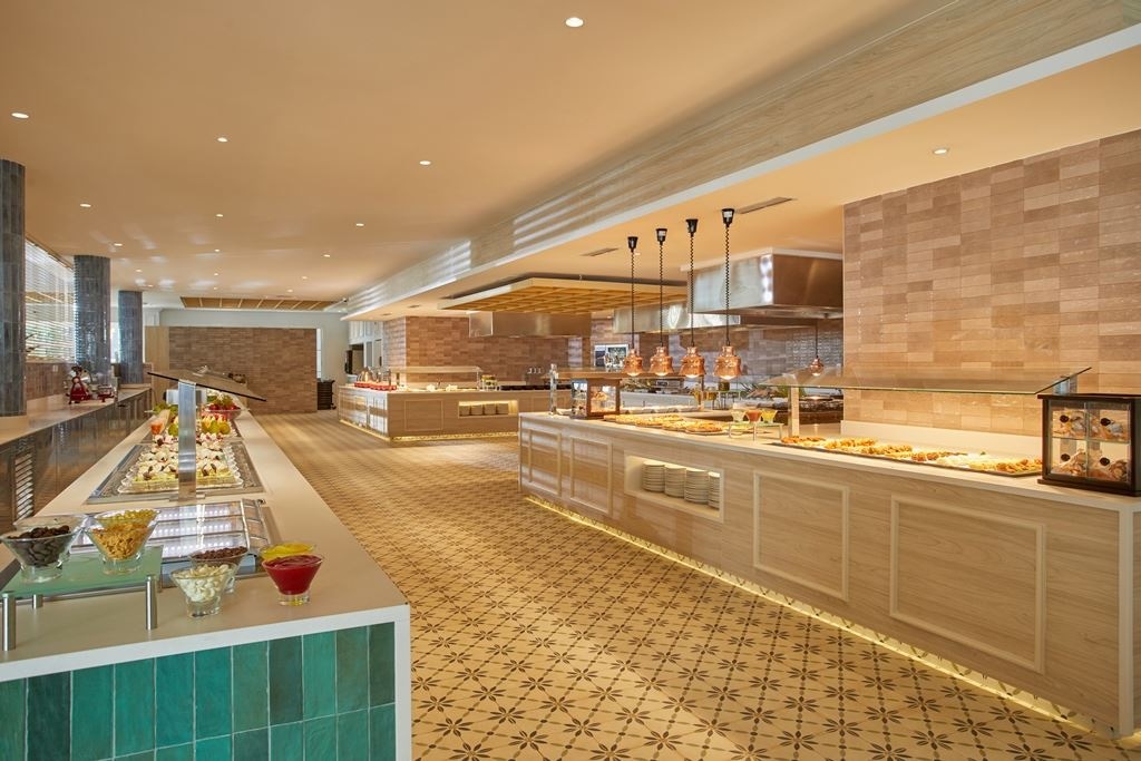 restaurants-caney-main-restaurant