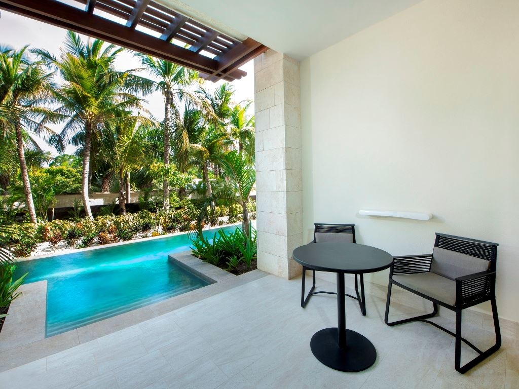 rooms-adults-only-junior-suite-swim-up