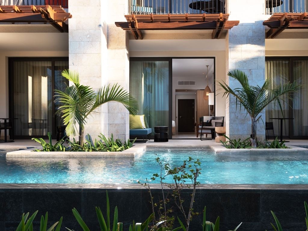 rooms-adults-only-junior-suite-swim-up