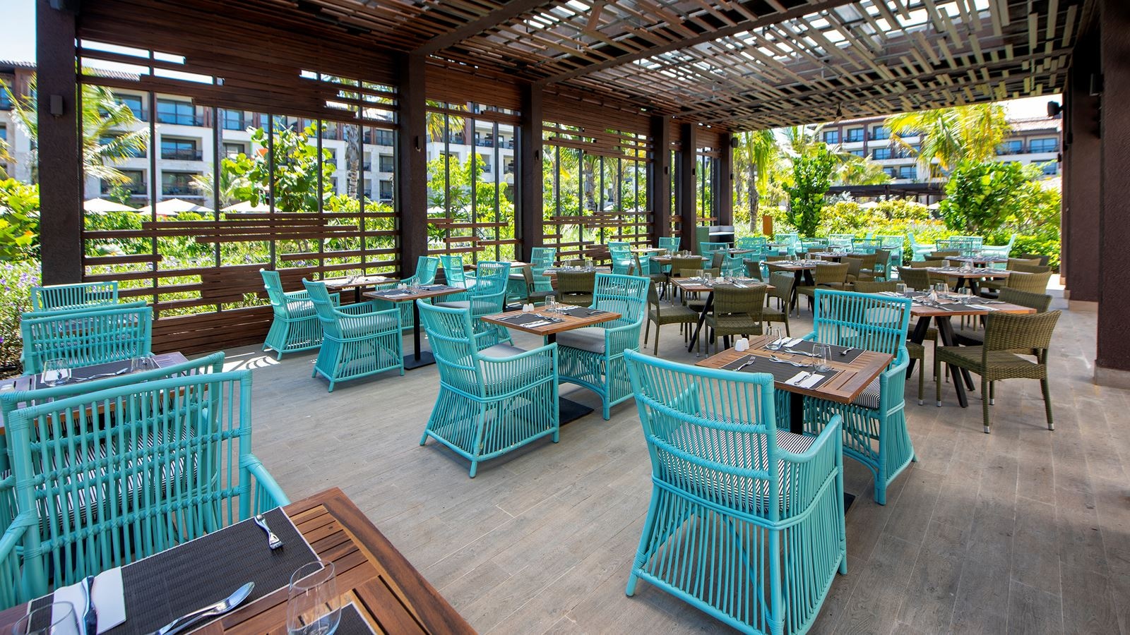 restaurants-caribbean-buffet