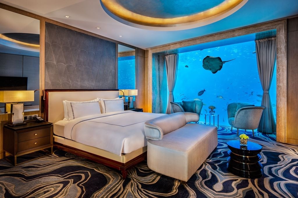 rooms-neptune-underwater-suite