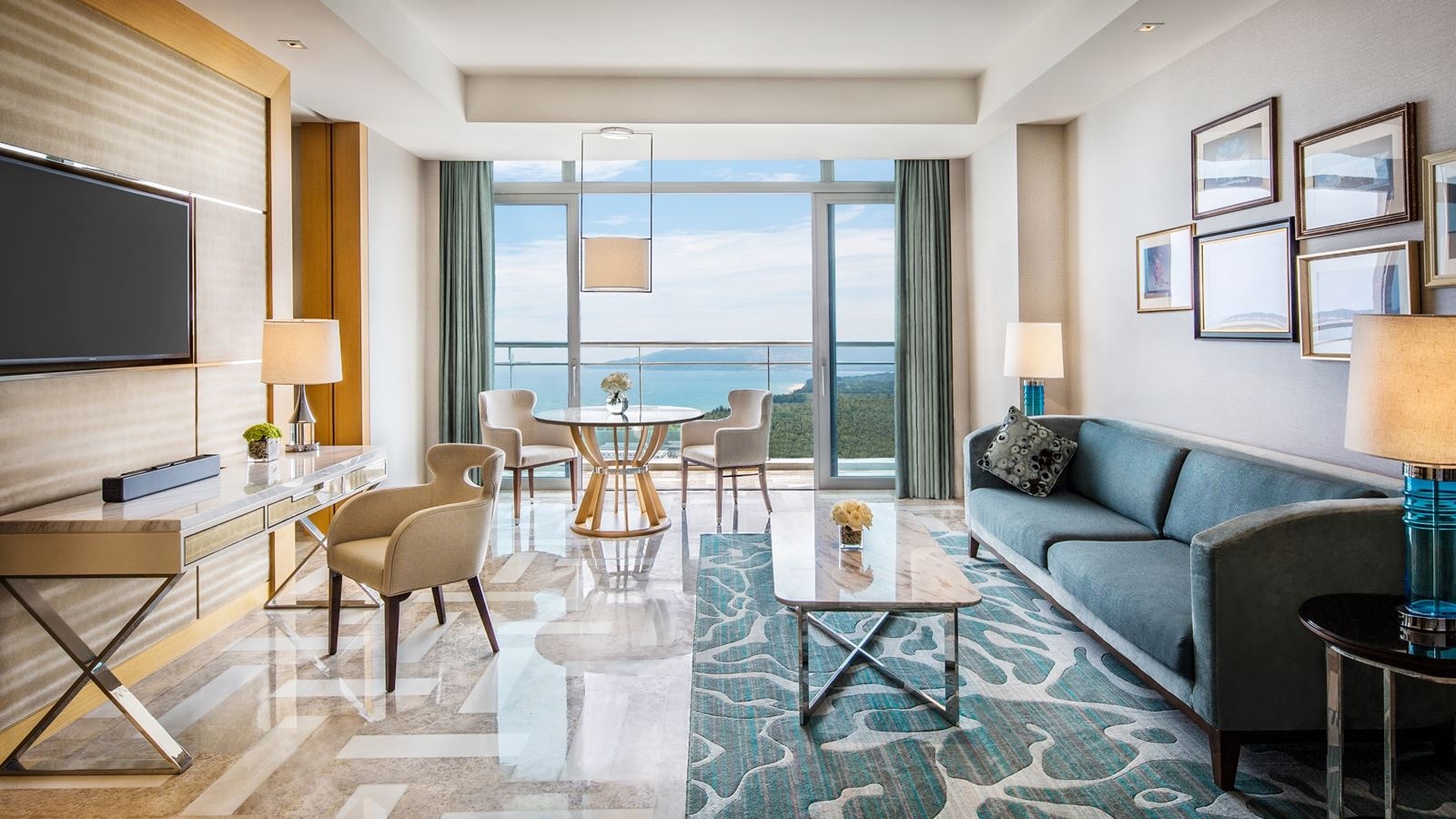 rooms-ocean-view-ambassador-queen-bed-suite