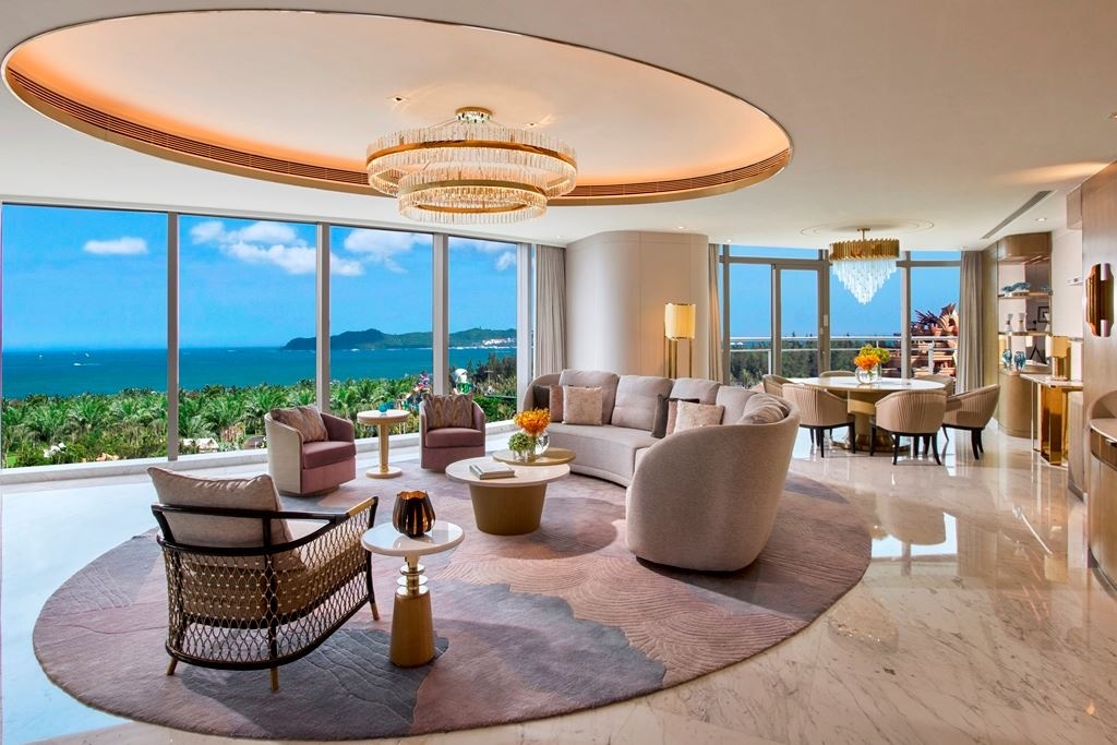 rooms-regal-suite