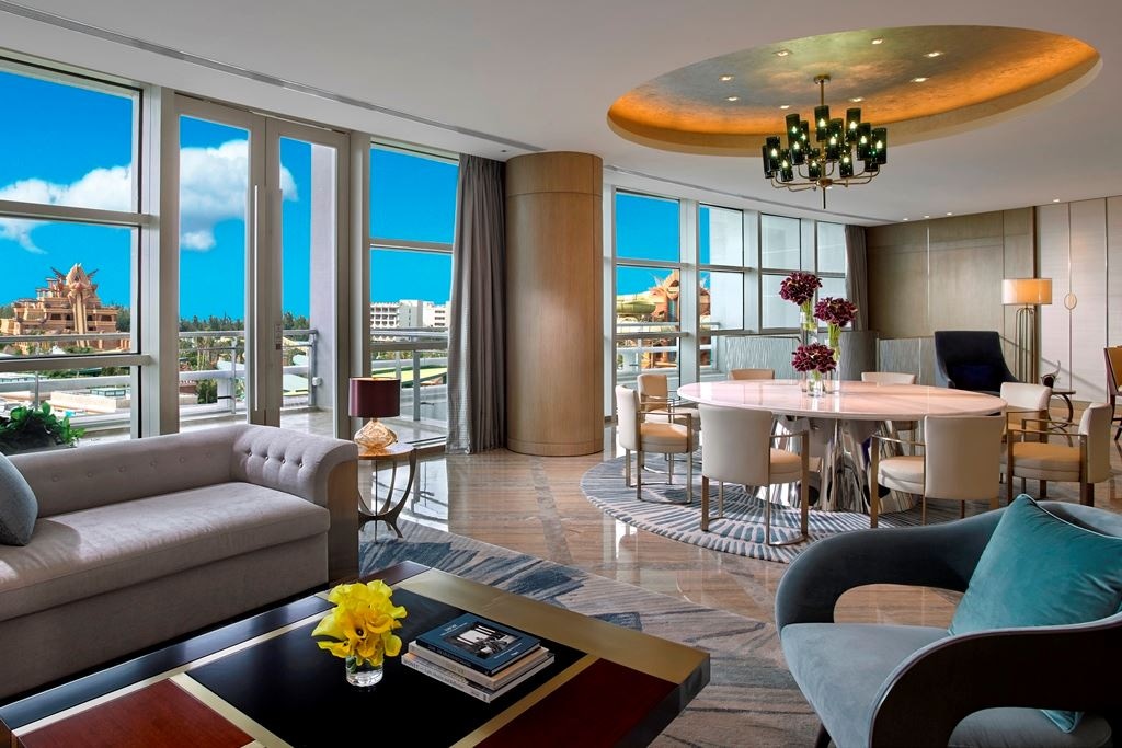 rooms-poseidon-underwater-suite