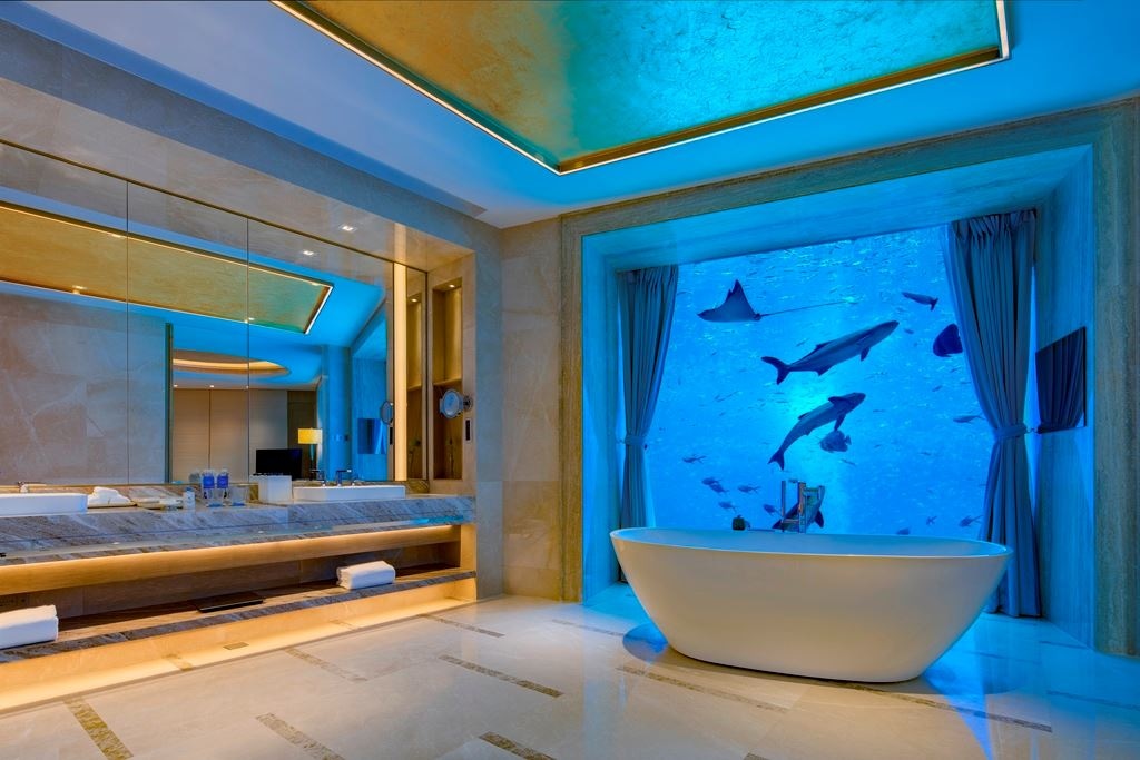 rooms-poseidon-underwater-suite