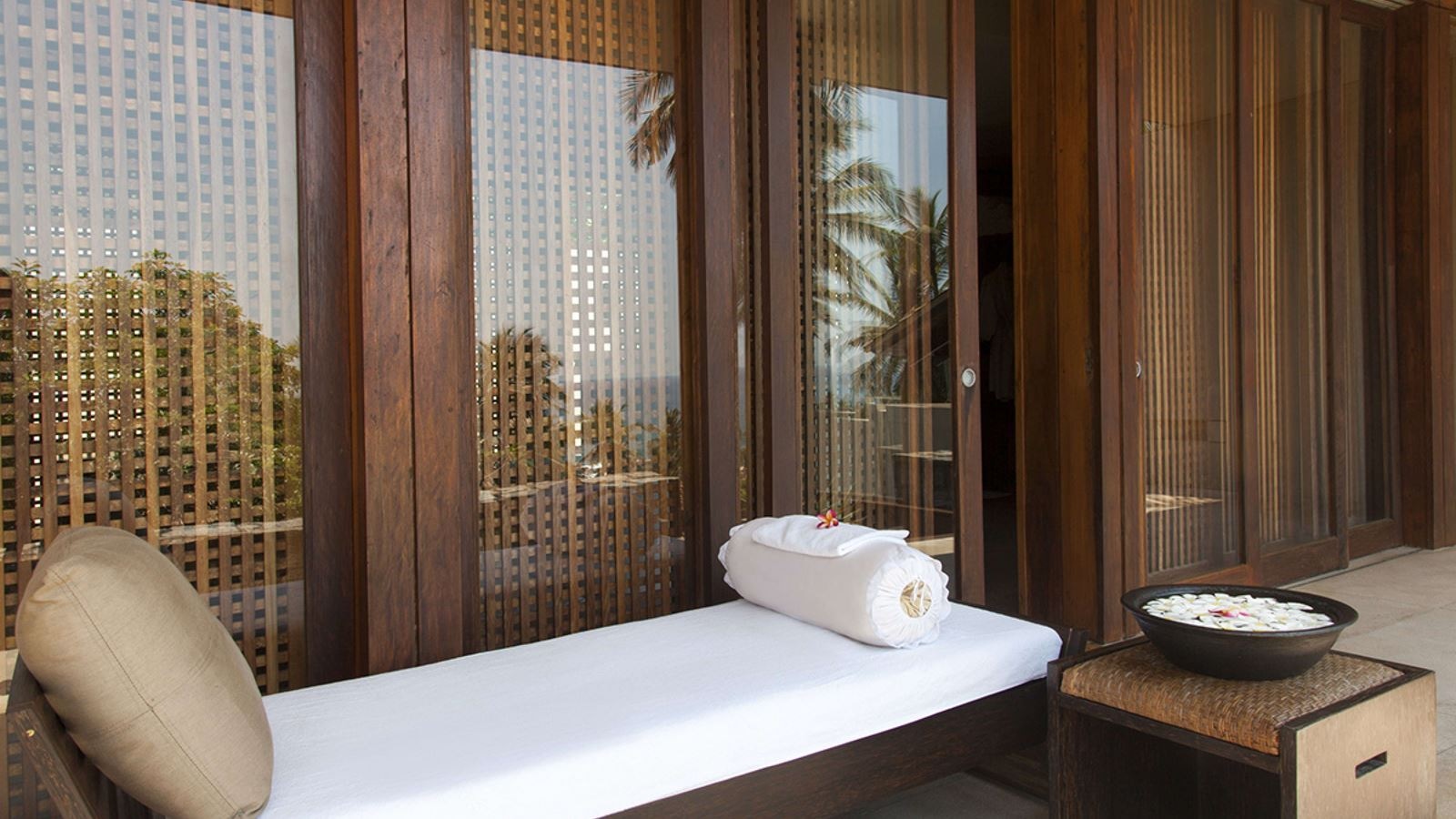 rooms-garden-pool-villa