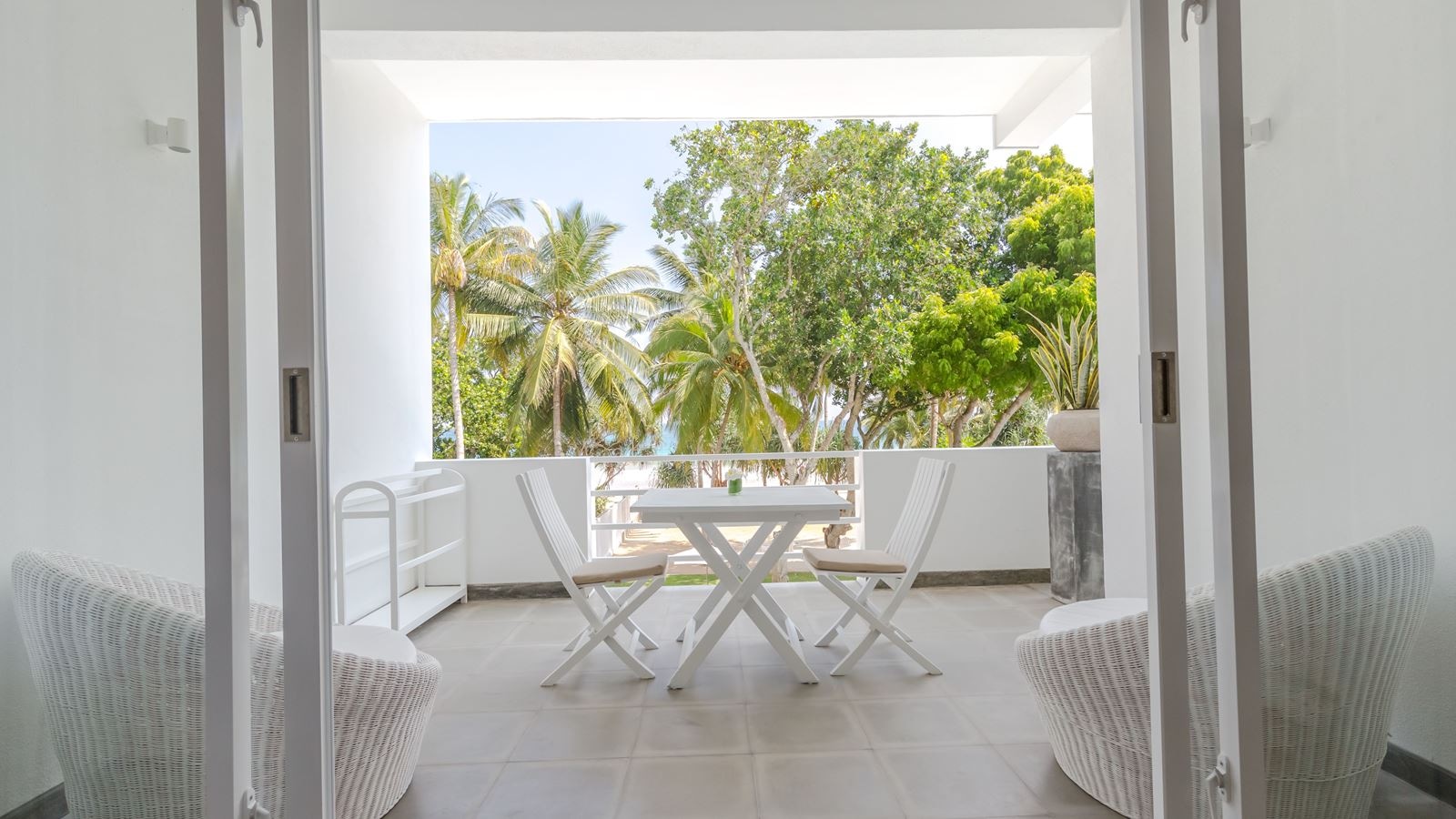 rooms-deluxe-roomocean-view