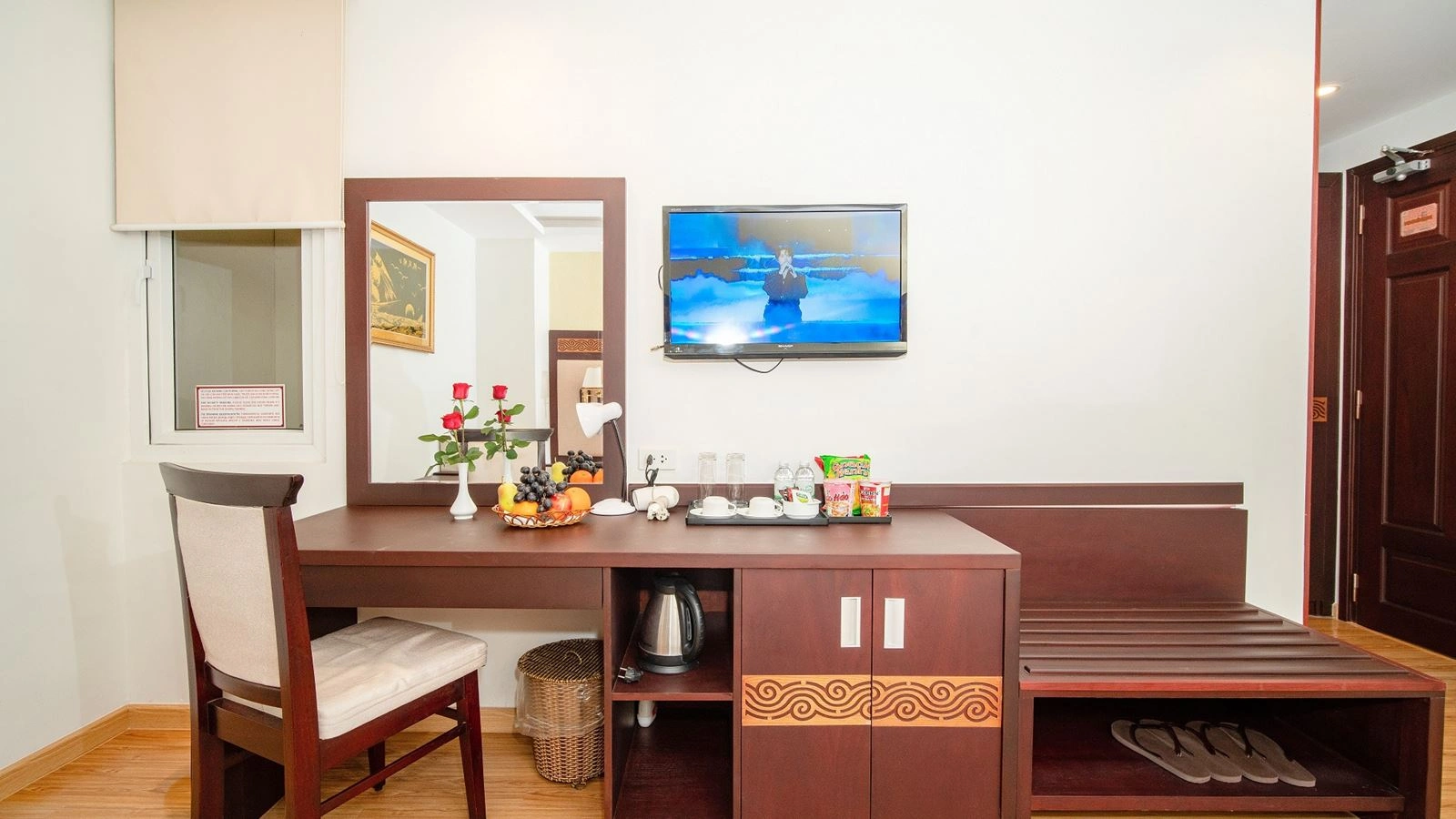 rooms-deluxe-city-view-with-balcony-child-without-extra-bed