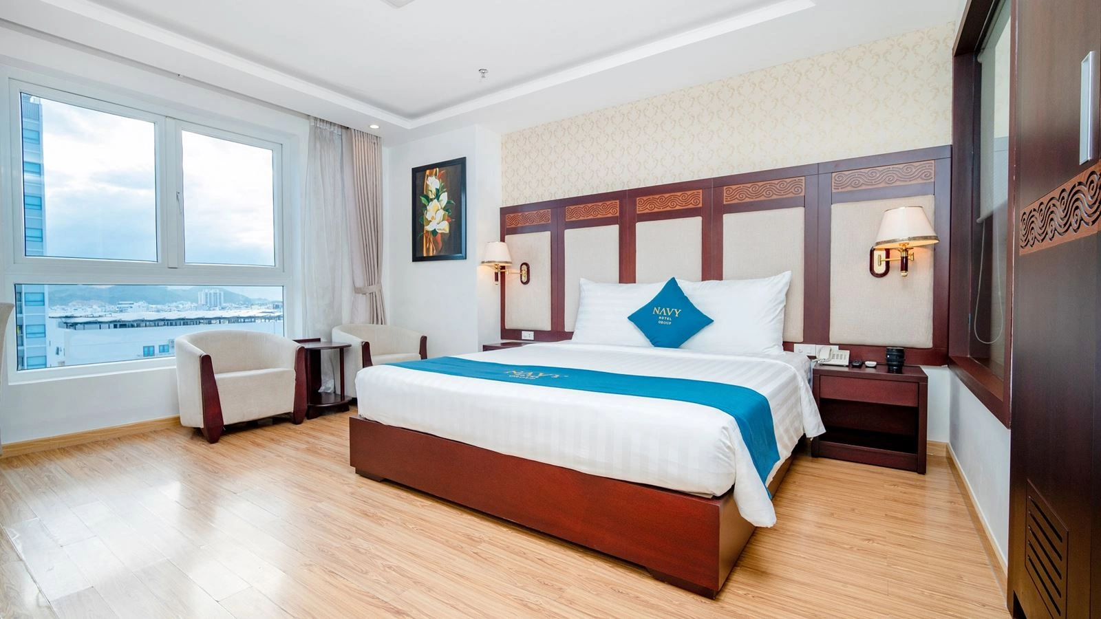 rooms-deluxe-city-view-with-balcony-child-without-extra-bed