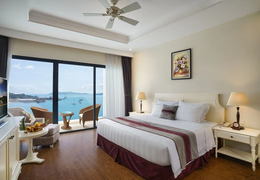 rooms-deluxe-ocean-view