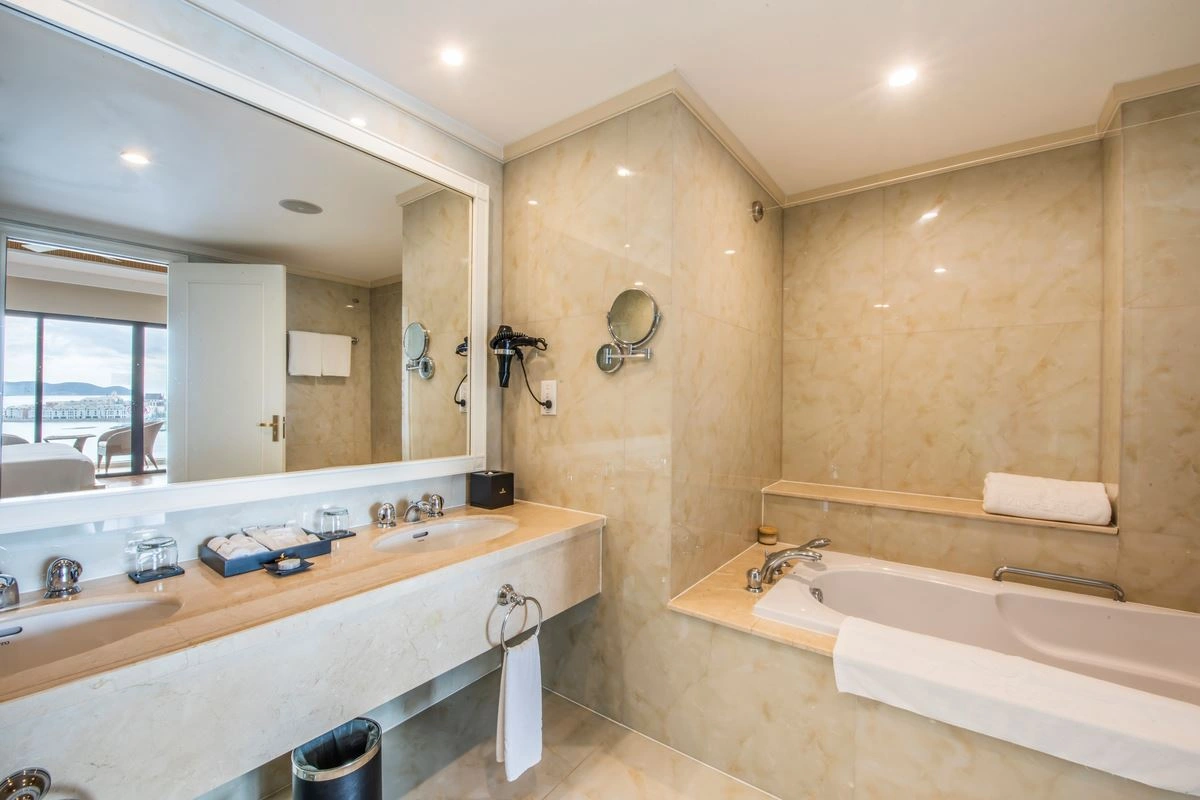 rooms-executive-suite-ocean-view-child-without-extra-bed