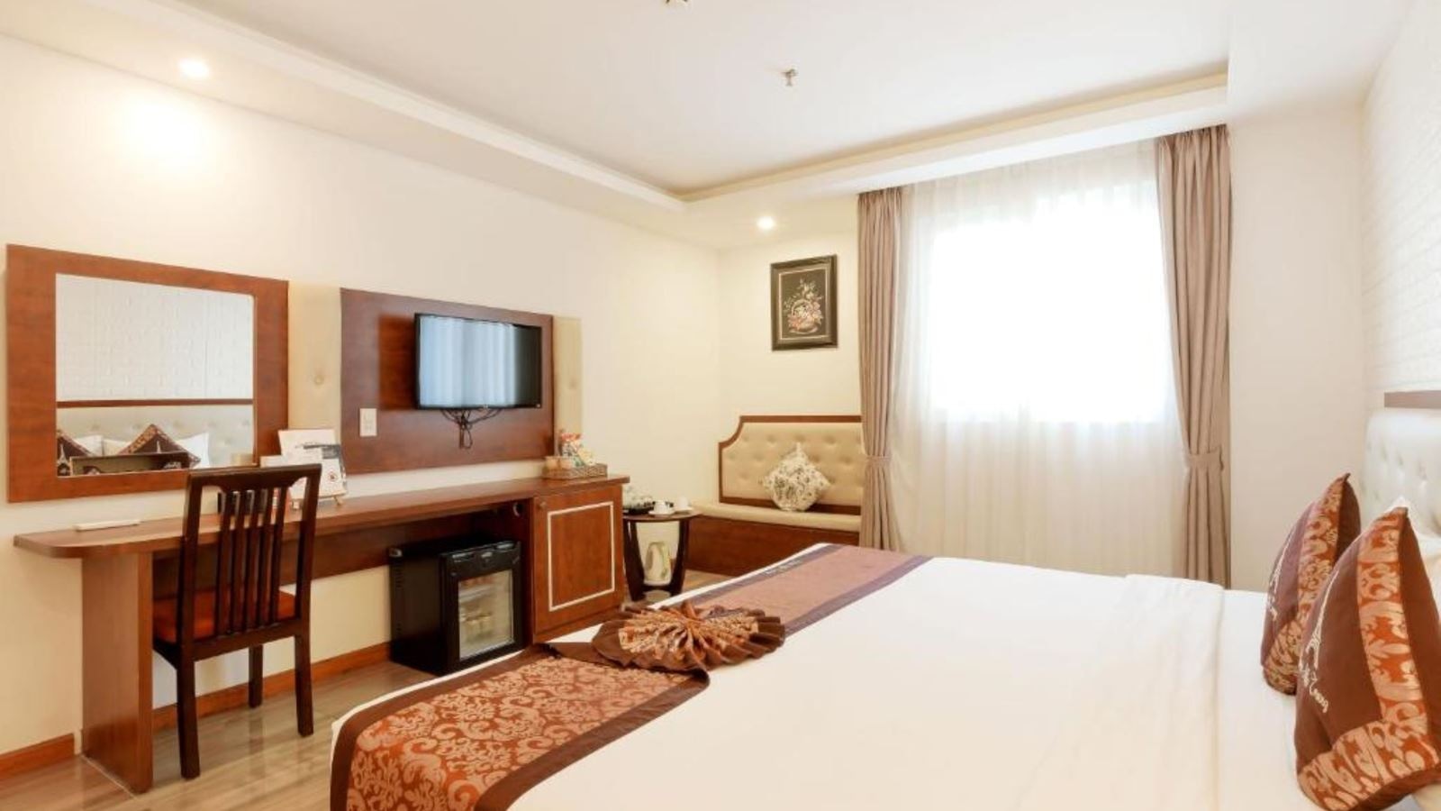 rooms-room-deluxe-cityview