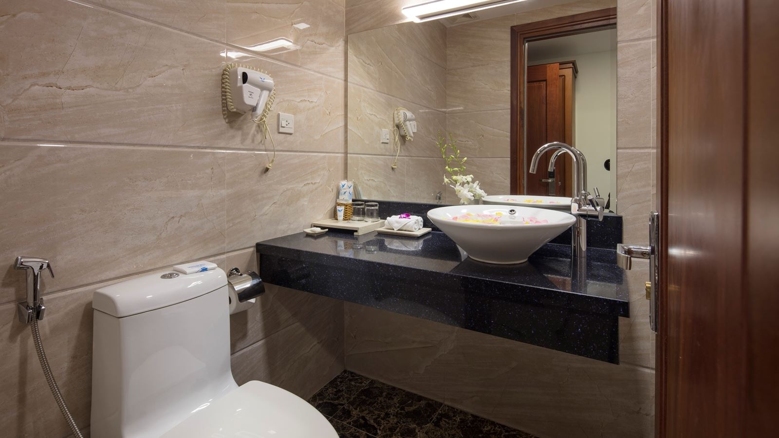 rooms-deluxe-cityview