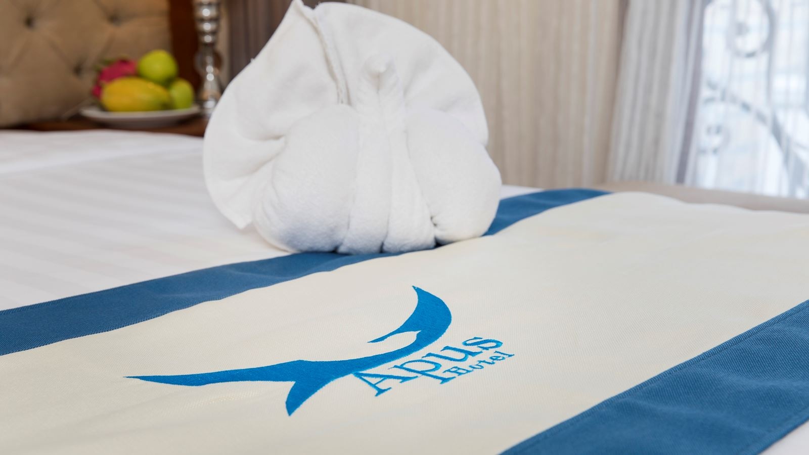 rooms-senior-cityview-with-balcony