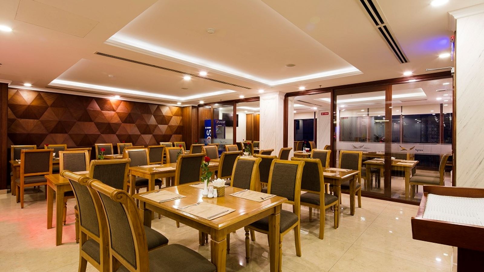 restaurants-restaurant