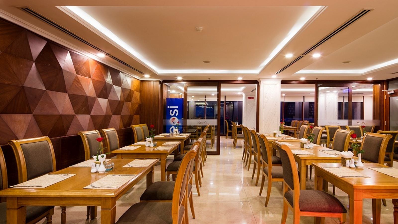 restaurants-restaurant