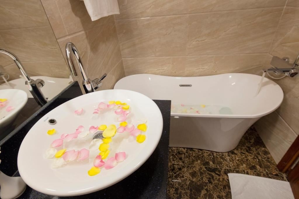 rooms-deluxe-cityview