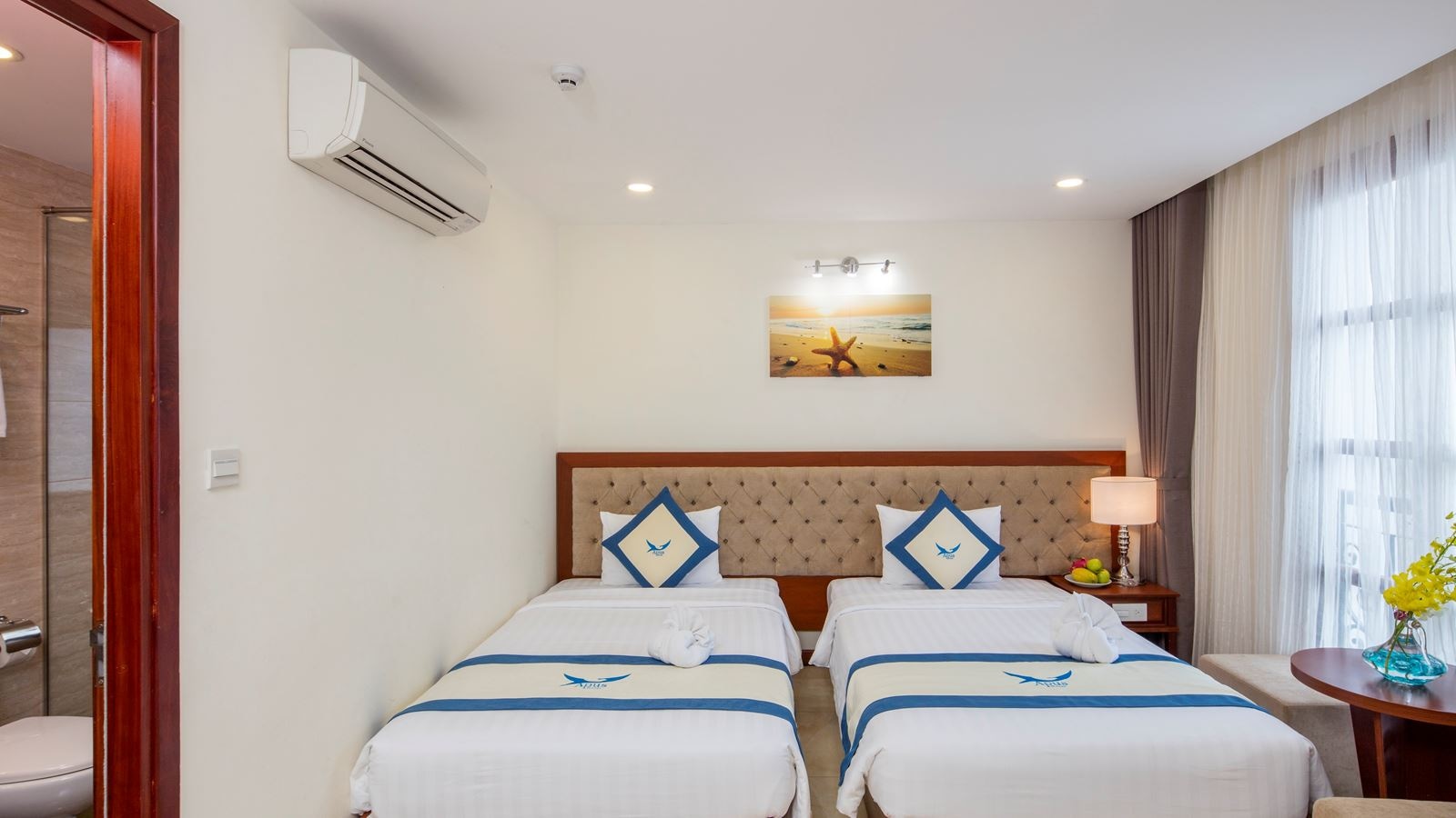 rooms-senior-city-view-with-balcony-child-without-extra-bed